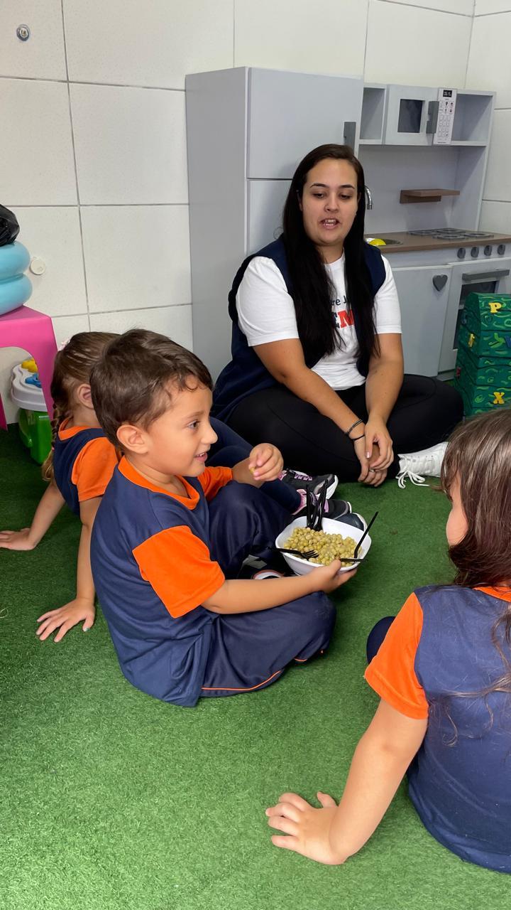Aprendendo a letra E com o alimento ERVILHA — foto 4